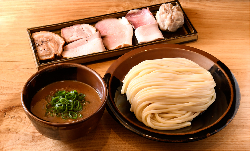麺とチャーシューと汁